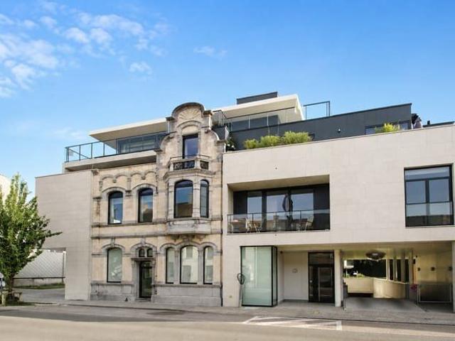 Exclusief appartement met zeer ruim zonneterras in hartje.