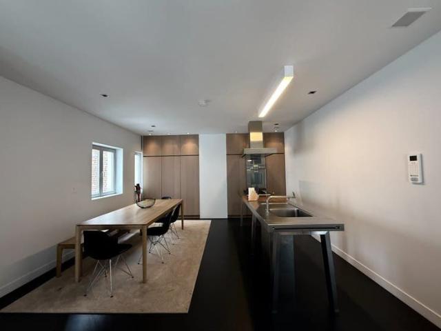 Exclusief gemeubeld duplexappartement met uniek zicht op de