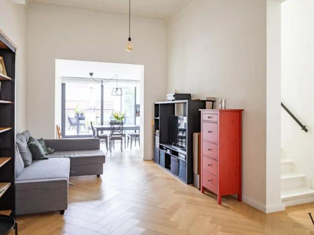 Exclusief triplexappartement met 4 slaapkamers in gerenoveerde herenwoning