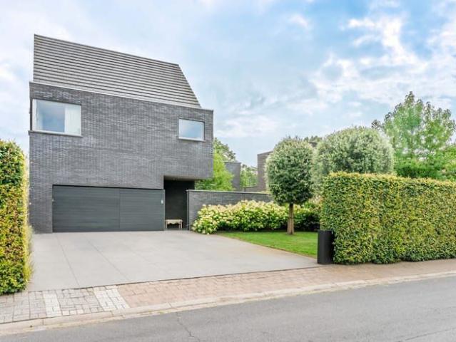Exclusieve villa met zwemvijver op een absolute toplocati.