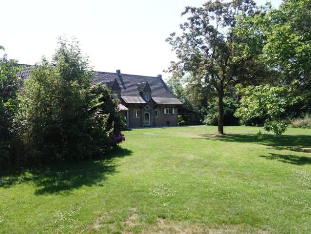 Exclusieve villa te huur in Koningshooikt – ca. 350 m²