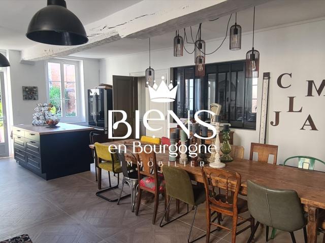 Exclusif A Seurre Tres Belle Et Grande Maison De Maitre Reno. 259m² Seurre