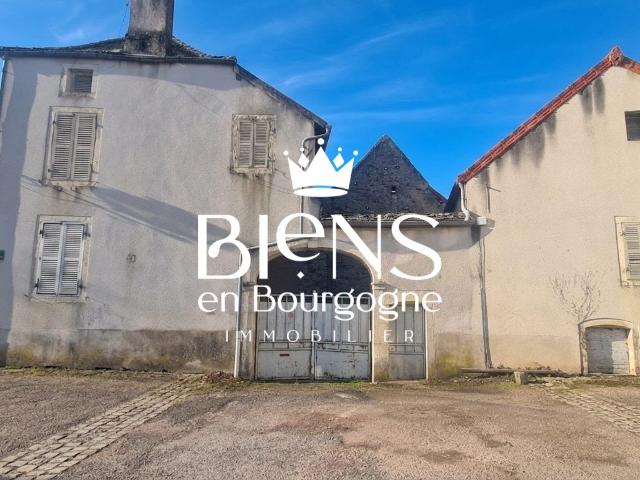 EXCLUSIF A VOLNAY, proprieté de 290m² d'histoire, des dépend. 290m² Volnay