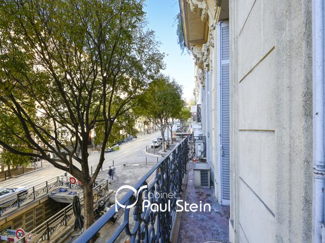 Exclusif ! Appartement T3 à double destination avec cachet de l'ancien dans un secteur central, entre Canebièr