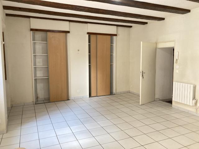 EXCLUSIF DELLE pour investisseur grand T1 au centre ville réf VB3770