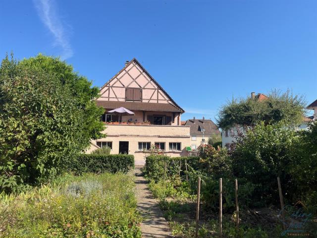 EXCLUSIF ! Immeuble investisseur composé de 3 appartements l. 219m² Ostheim