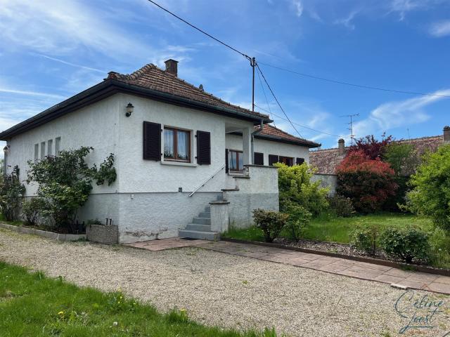 Exclusif ! Lumineuse maison de type plain pied sur 9,38 ares 100m² Jebsheim