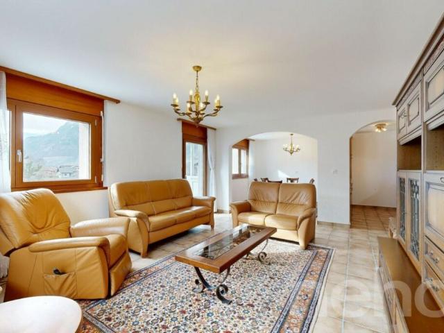 Exclusif: Lumineux appartement traversant de 3 chambres