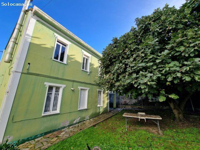 EXCLUSIVO CONJUNTO DE DOS CASAS CON JARDÍN Y GARAJE A 300 METROS DE LA PLAYA DE A RAPADOIRA – FOZ