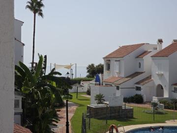 Exclusivo chalet adosado de esquina en venta en Marina de Ca. 260m² Casares