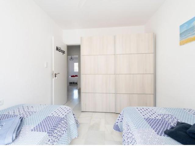 EXCLUSIVO CHALET ADOSADO DE LUJO EN URBANIZACIÓN LOS JAZMINES – CHURRIANA