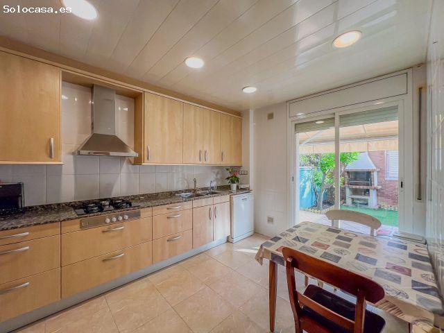 EXCLUSIVO CHALET ADOSADO ESQUINERO EN EL CENTRO DE CASTELLBISBAL