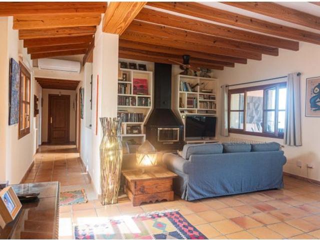 EXCLUSIVO CHALET CON VISTAS ESPECTACULARES EN GALILEA