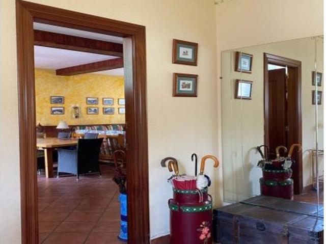 EXCLUSIVO CHALET CON GRAN PARCELA URBANA EN LIMPIAS