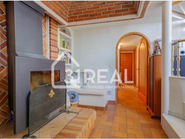 Exclusivo chalet con piscina privada y doble acceso en Peñagrande