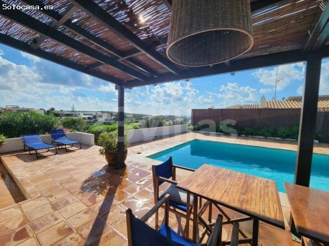 Exclusivo chalet con piscina y vistas al mar en Cala Llonga