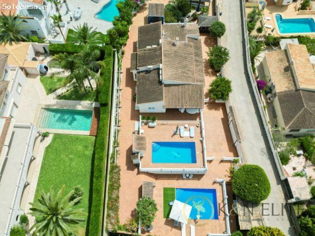 Exclusivo Chalet de Estilo Mediterráneo en Moraira
