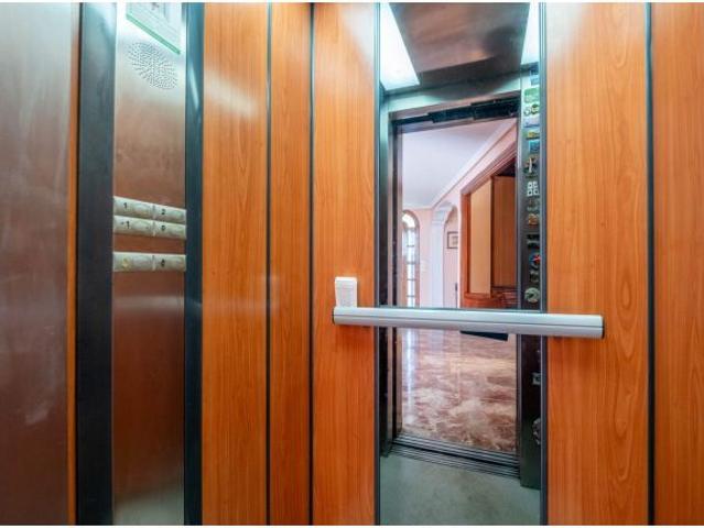 Exclusivo chalet en Montecanal con piscina privada y ascensor