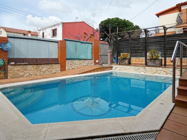 Exclusivo chalet en Premià: lujo, comodidad y ubicación 287m² Premiá de Mar