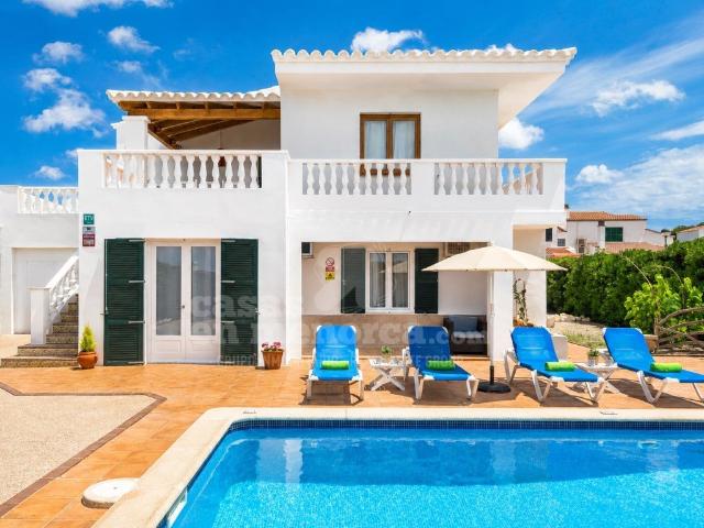 ¡Exclusivo chalet en venta en Cala Blanca con impresionantes. 248m² Ciutadella de Menorca