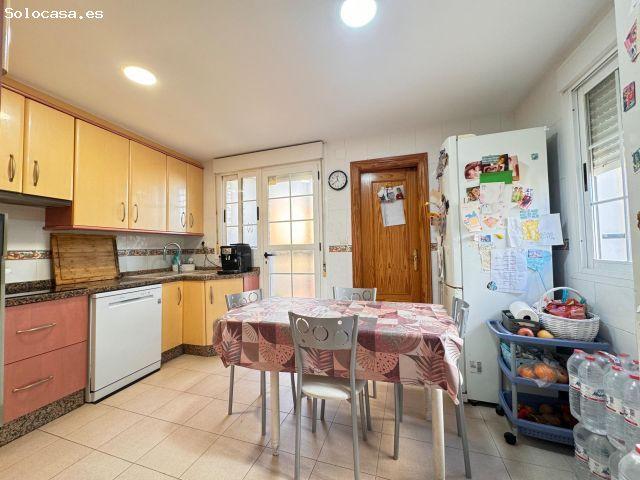 Exclusivo chalet independiente con apartamento en Castell de Ferro, la joya de la Costa Tropical