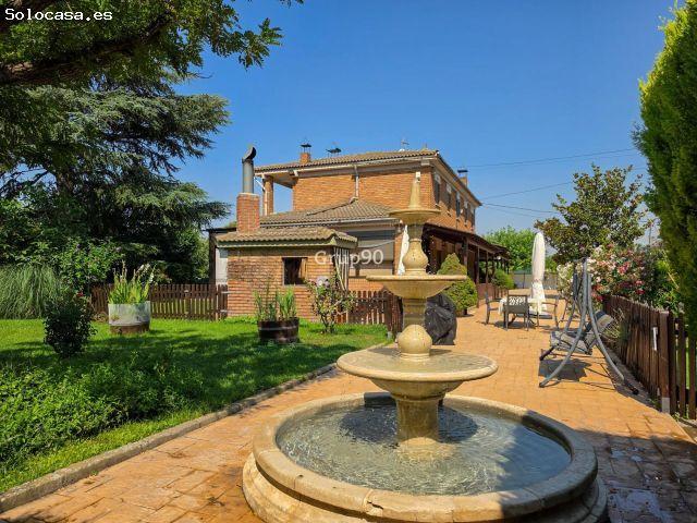 ? EXCLUSIVO CHALET INDEPENDIENTE CON PISCINA Y AMPLIA PARCELA EN LA HORTA DE LLEIDA