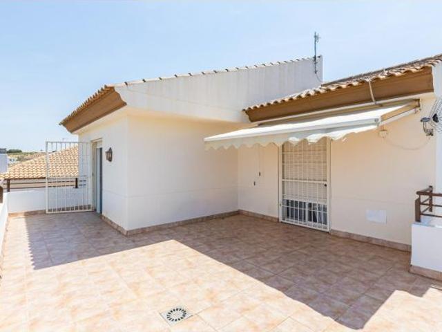 Exclusivo chalet independiente de 5 dormitorios con piscina en La Alcayna