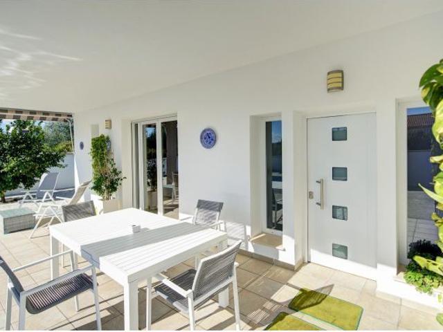 ? EXCLUSIVO CHALET INDEPENDIENTE DE UNA SOLA PLANTA EN EL VENTORRILLO – CÚLLAR VEGA