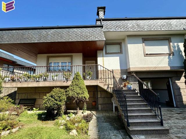 Exclusivo chalet independiente en el centro de Porriño