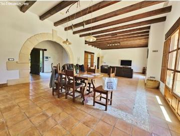 Exclusivo chalet independiente en Valverde con amplia parcela y privacidad