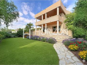 Exclusivo Chalet unifamiliar aislado en Venta en Ciudad Diagonal, Esplugues de Llobregat