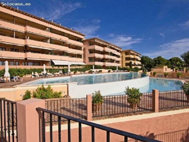 Exclusivo apartamento con espectaculares vistas al mar cerca del Golf de