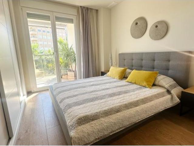 EXCLUSIVO APARTAMENTO CON TERRAZA ABIERTA EN LOS ABEDULES
