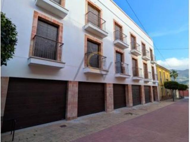 Exclusivo apartamento de 1 dormitorio tipo suite y garaje en Hondón de las
