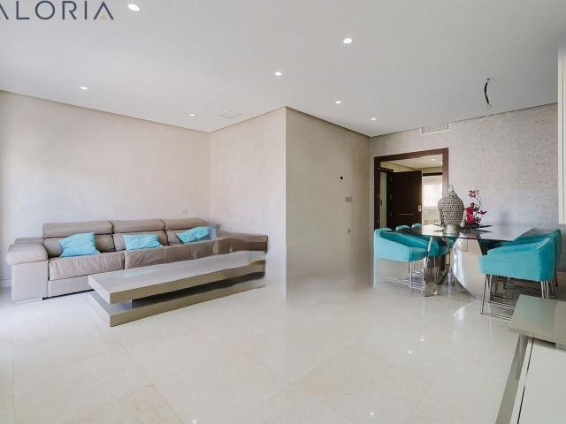 Exclusivo apartamento de lujo con ascensor privado, jacuzzi y cuatro terrazas en Fortuna Murcia