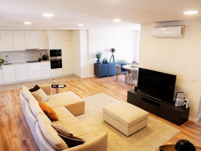 Exclusivo Apartamento Duplex T3 com Varanda | Condomínio com. 198m² Camarate, Apelação e Unhos