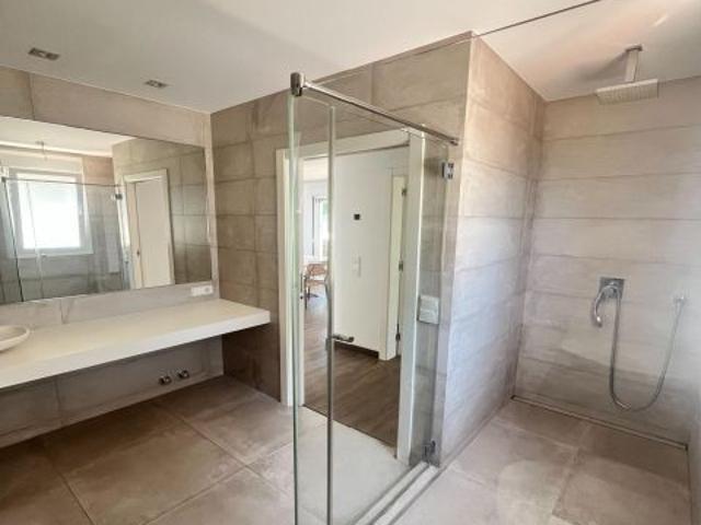 ▷Exclusivo apartamento en primera línea en Moraira con vistas impresionantes