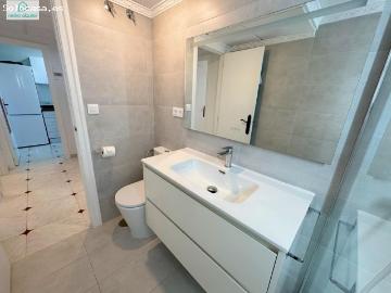 EXCLUSIVO APARTAMENTO PANORÁMICO EN EL CORAZÓN DE BENIDORM, A POCOS MINUTOS DE LA PLAYA