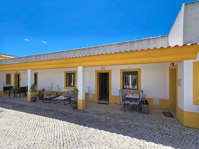 Exclusivo! Apartamento T1 com piscina numa zona residencial. 57m² Albufeira e Olhos de Água