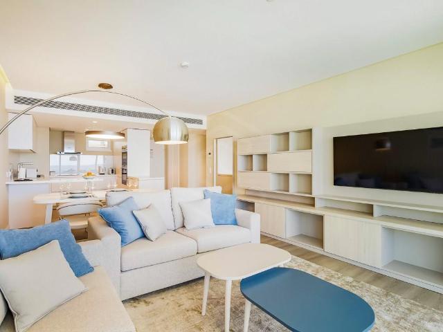 Exclusivo Apartamento T2 na primeira linha da praia, Vilamou. 103m² Quarteira