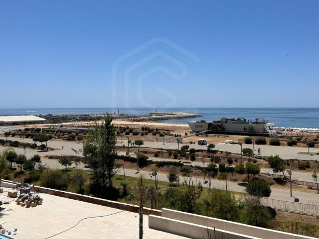 Exclusivo Apartamento T2 na primeira linha da praia, Vilamou. 103m² Quarteira