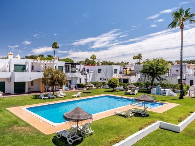Exclusivo Apartamento T3 Duplex com Terraço Panorâmico em Condomínio Fechado