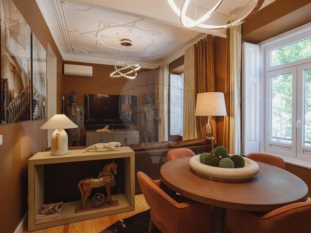 Exclusivo apartamento T3, totalmente remodelado em 2025, loc. 136m² Lisboa