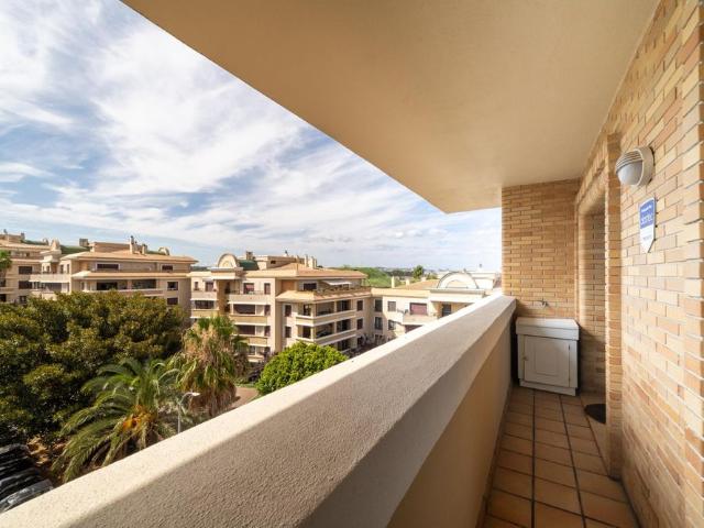 Exclusivo Apartamento T5 no Real Forte com Vista Panorâmica sobre o Rio Tejo