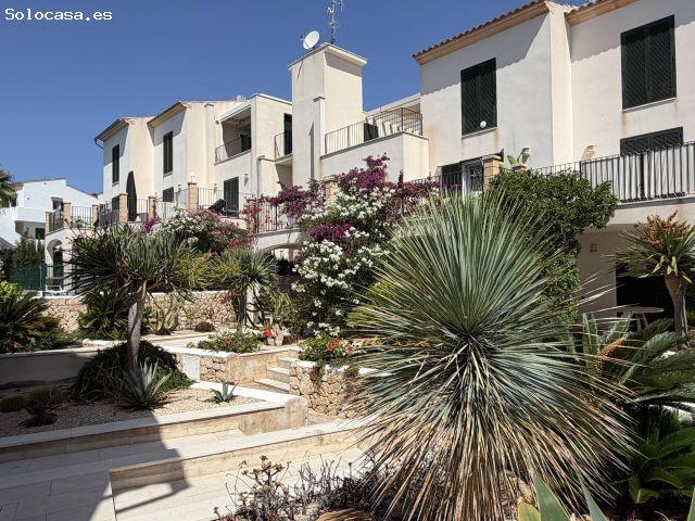 Exclusivo ático con terraza privada, vistas al mar y piscina en Cala Santanyí