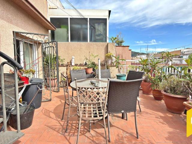 Exclusivo ático de 111 m2 en venta Santa Coloma de Gramenet, España