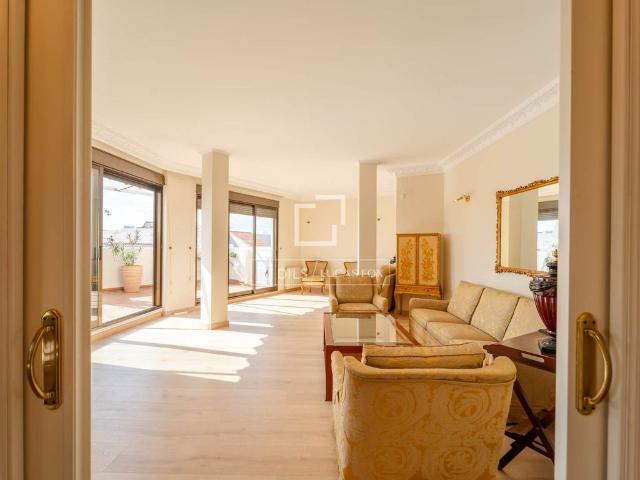 Atico de lujo de 141 m2 en alquiler Valencia, Comunidad Valenciana