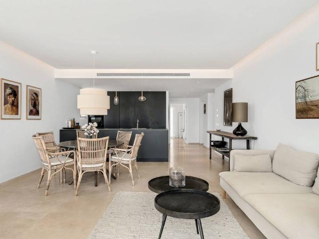 Exclusivo ático de 131 m2 en venta Puerto Banús, Andalucía