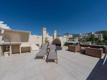 Exclusivo ático de 133 m2 en venta Nueva Andalucia, Andalucía