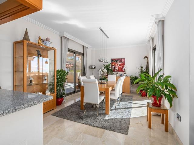 Exclusivo ático de 142 m2 en venta Marbella, España